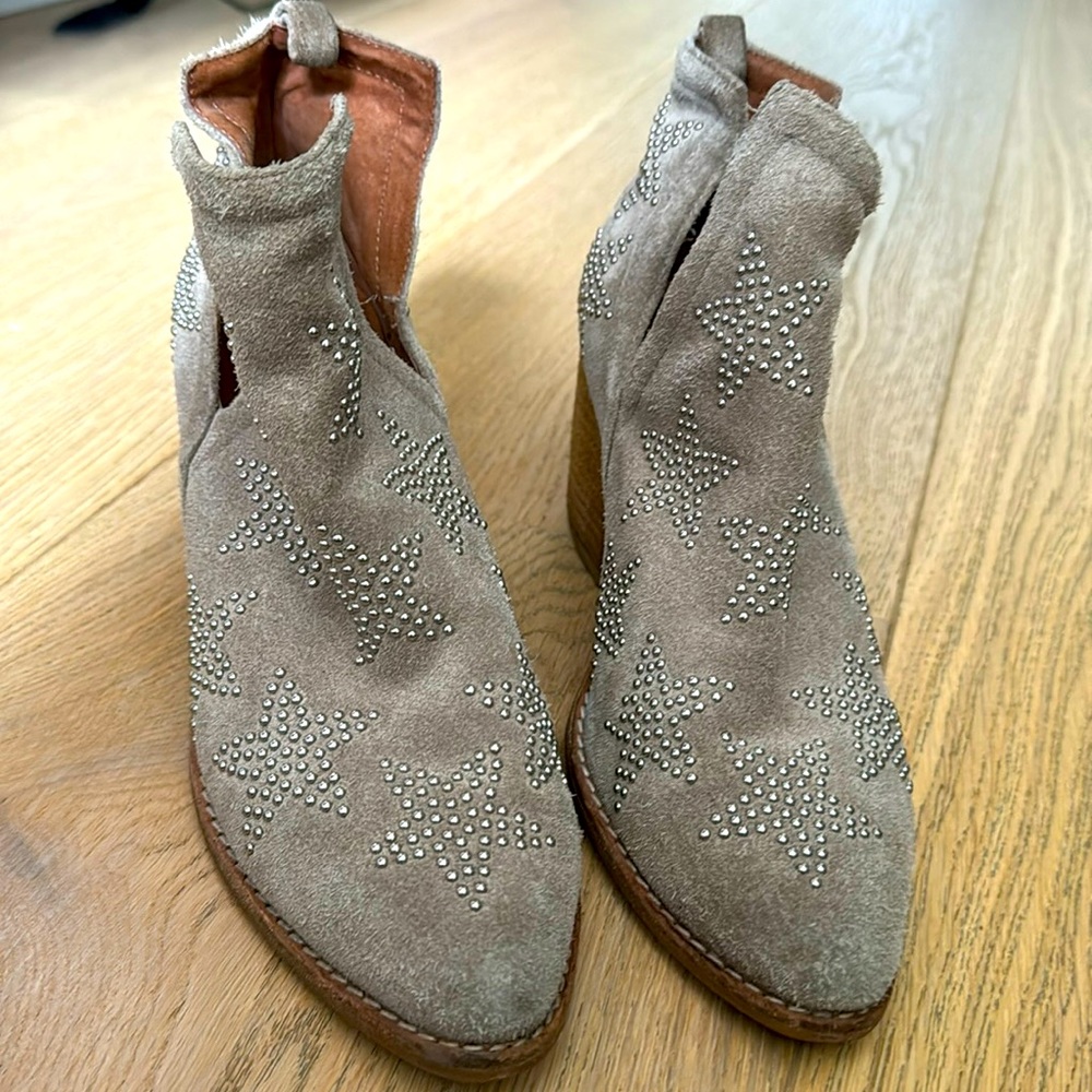 Star cowboy booties